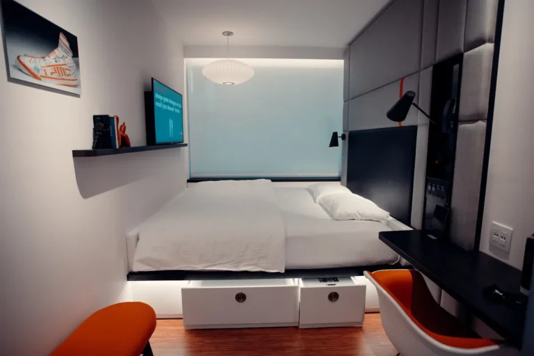 Platform bed with built-in storage drawers
